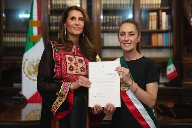 PLO envoy to Mexico Nadya Rasheed (left) presents her diplomatic credentials to President Claudia Sheinbaum in Mexico City on March 21, 2025. Credit: Courtesy of the Ministry of Foreign Relations of Mexico.