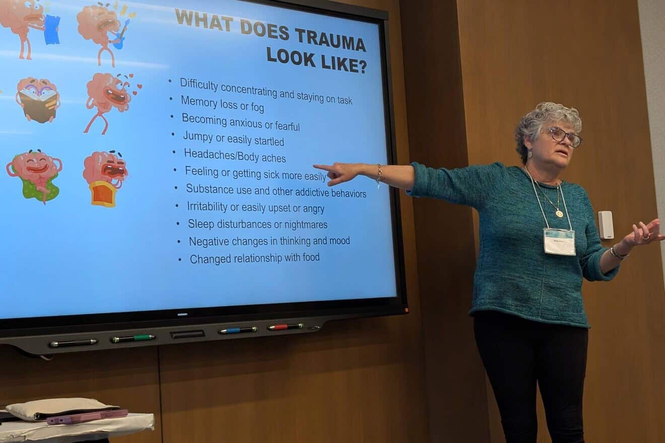 Dr. Betsy Stone presents a workshop on “Promoting Growth Through Embracing Struggle." Photo by Jill Goldstein Smith, Foundation for Jewish Camp.