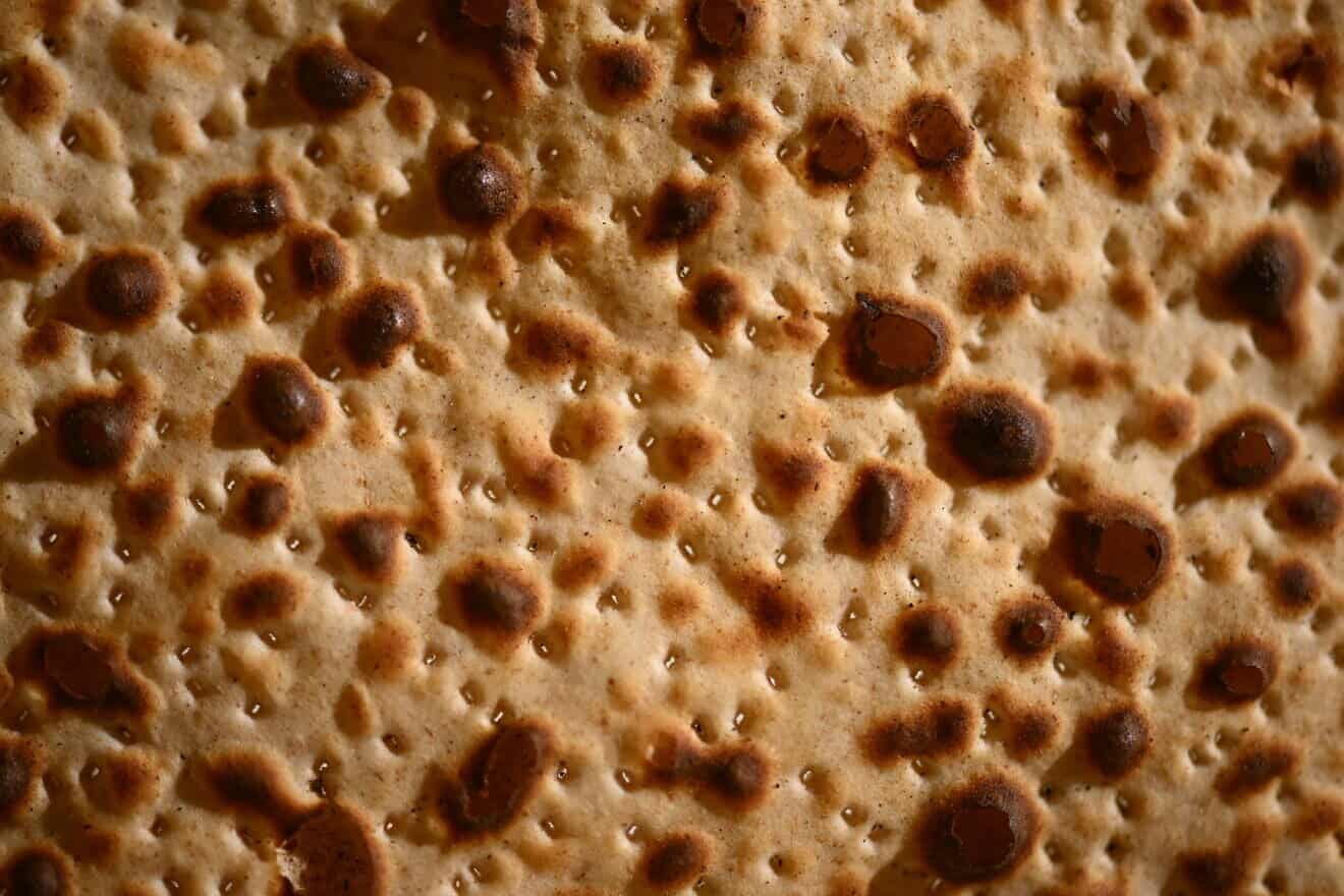 Passover matzah, 2024. Photo by Mendy Hechtman/Flash90.
