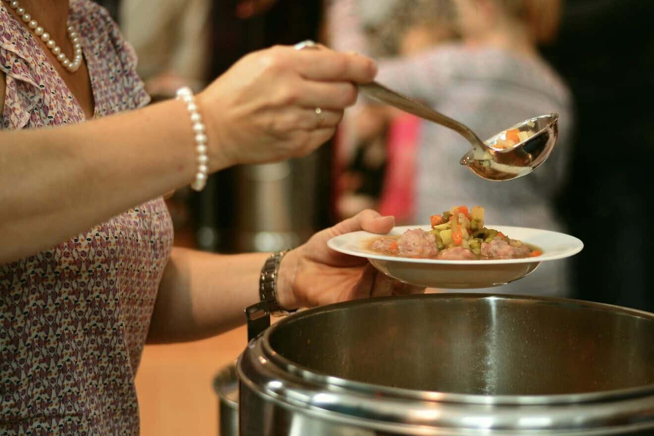 Bowl of soup. Credit: congerdesign/Pixabay.