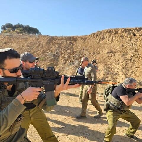 A Magen48 team training together with the IDF. Courtesy of Magen48.