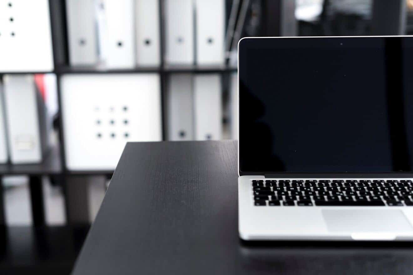 Laptop in office setting. Credit: Umer Idrisi via Pixabay.
