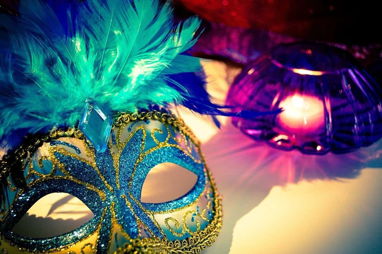 Venetian mask. Credit: Nicolette/Pixabay.