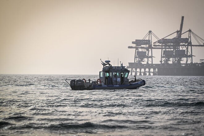 Police and rescue teams search for a diver who went missing after being attacked by sharks, of the coast of Hadera, April 22, 2025. Photo by Arie Leib Abrams/Flash90.