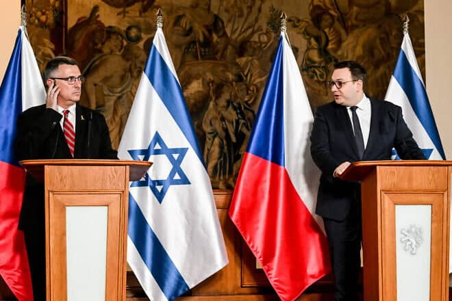 Czech Foreign Minister Jan Lipavsky (R) and his Israeli counterpart Gideon Saar give a joint press conference on Nov. 28, 2024, in Prague, Czech Republic. Photo by Michal Cizek/AFP via Getty Images.