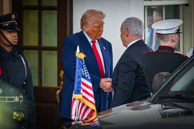 U.S. President Donald Trump welcomes Israeli Prime Minister Benjamin Netanyahu at the White House in Washington D.C., April 7, 2025. Photo by Liri Agami/Flash90.